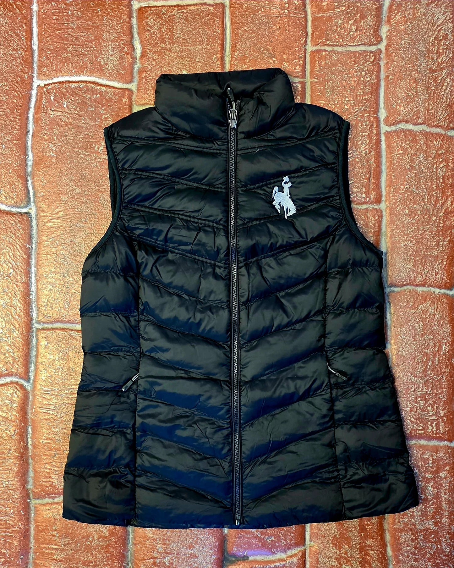 Women's Puffer Vest With Bucking Horse, Black
